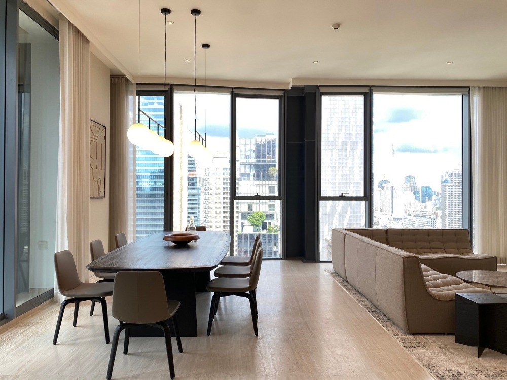 For RentCondoWitthayu, Chidlom, Langsuan, Ploenchit : ❖ Rare Unit ❖ 168.00 sq.m. Fully Furnished | 2 Bedroom, 3 Bathrooms | Condo near BTS Phrom Phong 1 min., EmQuartier 2 mins., Emporium 2 mins