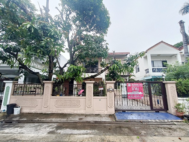 For SaleHouseRathburana, Suksawat : 2-storey detached house, Sinthavee Suan Than 2 Village, area 50 sq m, large house, lots of space, price 2.9 million