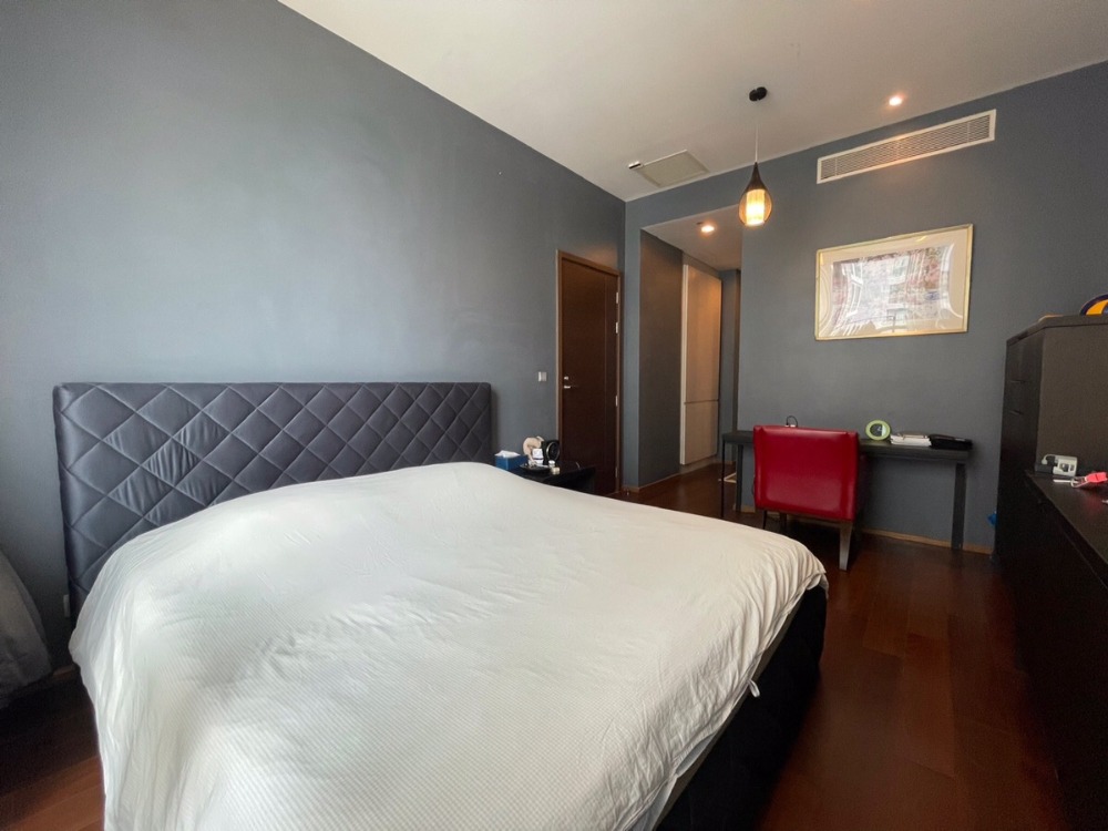 For SaleCondoSukhumvit, Asoke, Thonglor : Price 30% lower than the market!!! Good quality project from Sansiri, located in the heart of Thonglor, large room, high floor ✨Quattro by Sansiri✨1 bedroom, 1 bathroom, size 58.51 sq m, near BTS Thonglor Tel.0982645161