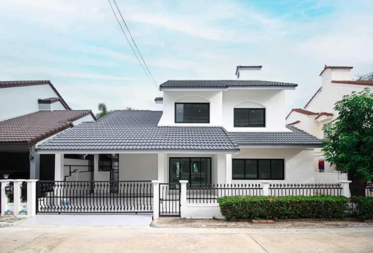 For SaleHousePhutthamonthon, Salaya : ♦️ Urgent sale, house in a very good location, on Phutthamonthon Sai 2 Road, spacious area, convenient to travel in and out, worth more than the price, only 7.59 million baht.