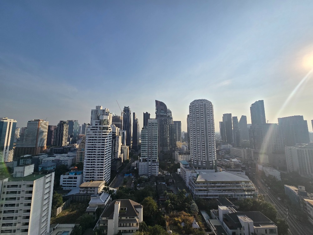 For SaleCondoSukhumvit, Asoke, Thonglor : Good quality condo from Sansiri, prime location in the heart of Thonglor, best location, high floor, beautiful open view, good south direction ✨Quattro by Sansiri✨1 bedroom, 1 bathroom, size 55 sq m, near BTS Thonglor Tel.0982645161