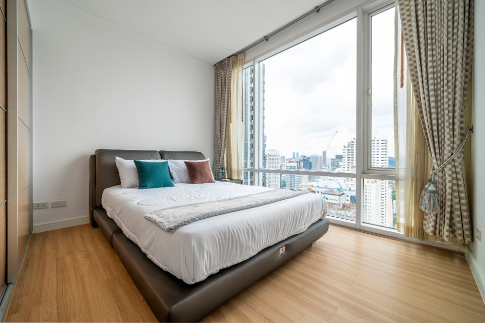 For SaleCondoSukhumvit, Asoke, Thonglor : For sale: Fullerton Sukhumvit Pet Friendly near BTS Ekkamai