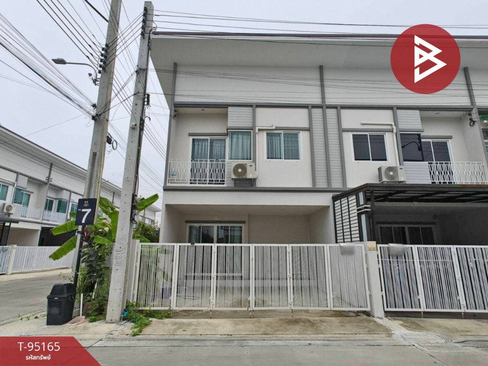 For SaleTownhouseSamut Prakan,Samrong : Townhouse for sale, The Miracle Thepharak Village, Samut Prakan