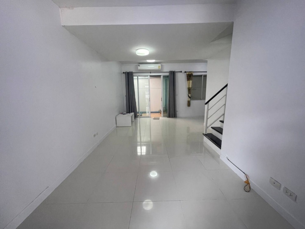 For RentTownhomeSamut Prakan,Samrong : House for rent, Townhouse, Bearing 58, Sukhumvit 107, The Connect