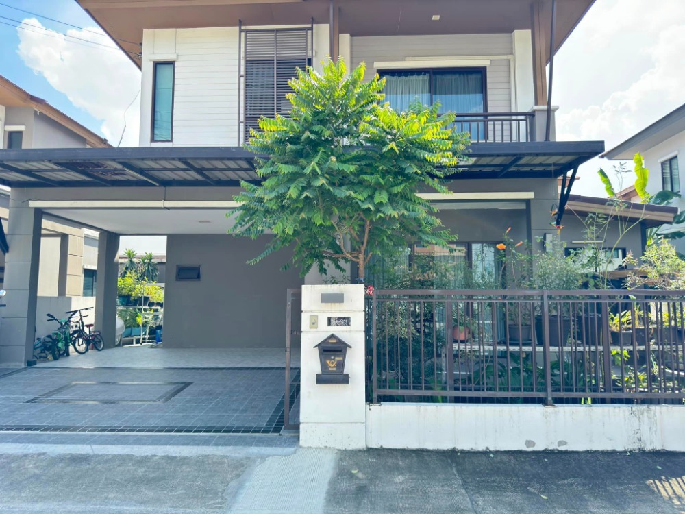 For SaleHousePattanakan, Srinakarin : Semi-Detached House 3 Bedrooms (FOR SALE), Pruksa Ville 73 Patthanakan / Semi-Detached House 3 Bedrooms (FOR SALE) TIK509