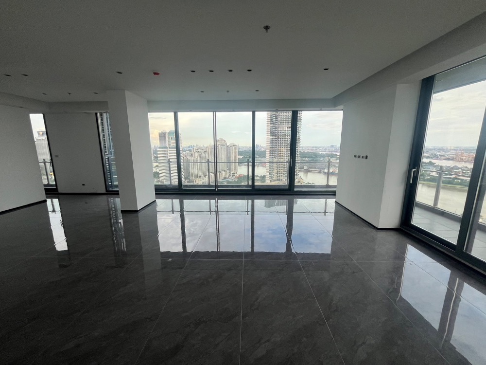 ขายคอนโดพระราม 3 สาธุประดิษฐ์ : Penthouse Sapphire Luxurious Rama3 // Price 37,500,000 Baht Only