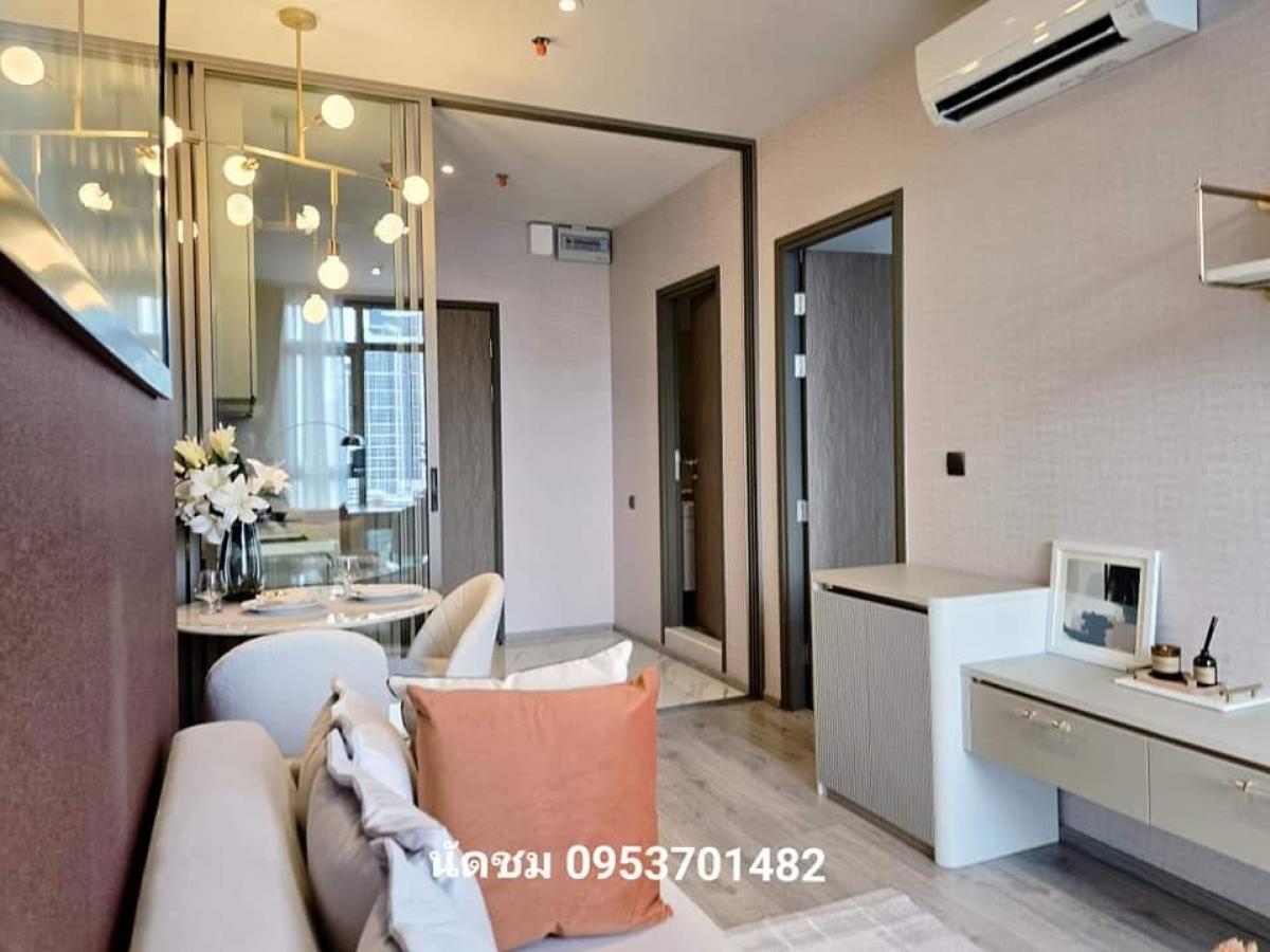 For RentCondoSukhumvit, Asoke, Thonglor : New room, cheap rent, decorated like a model room at Rhythm Ekkamai, make an appointment to view at 0953701482