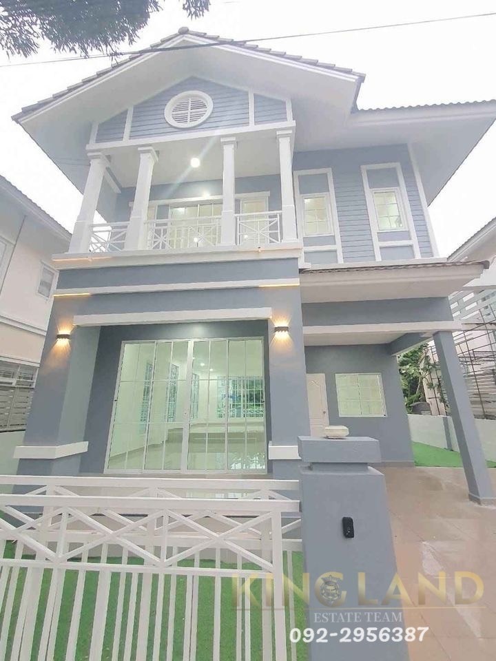 For RentHouseLadkrabang, Suwannaphum Airport : Single house for rent, Lalin The Young Village, Prawet (Lalin The Young-Executive), Kanchanaphisek 36, Chaloem Phrakiat 62, 3 bedrooms, 2 bathrooms, 2 floors, parking for 2 cars #Company registration accepted, rental price 25,000 / month #Including common