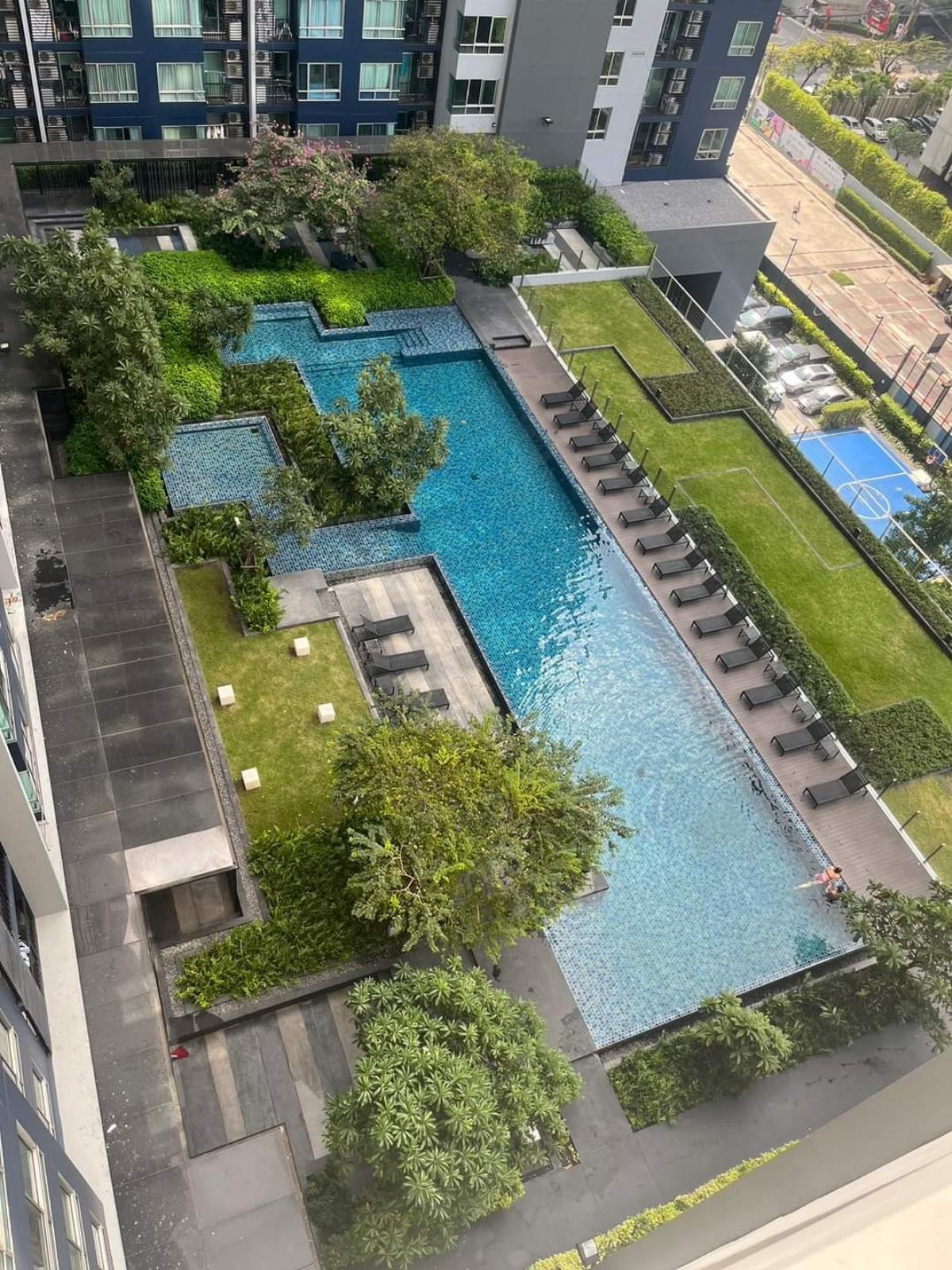 For RentCondoOnnut, Udomsuk : 🎏🪅Condo The Base 77🪅🎏 - 30.92 sq.m.- 14th floor, Habito view - 1 bedroom, ready to move in. Facilities - 2 air conditioners (bedroom and living room) - 2-door refrigerator - TV - Microwave - Washing machine - Water heater - Fully furnished for rent 14,000