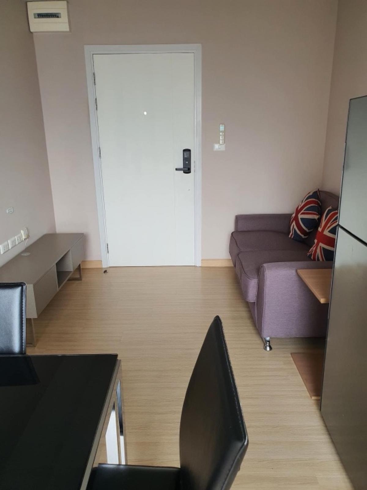 For RentCondoOnnut, Udomsuk : the tree onnut station 1bed with furniture 15,000 baht