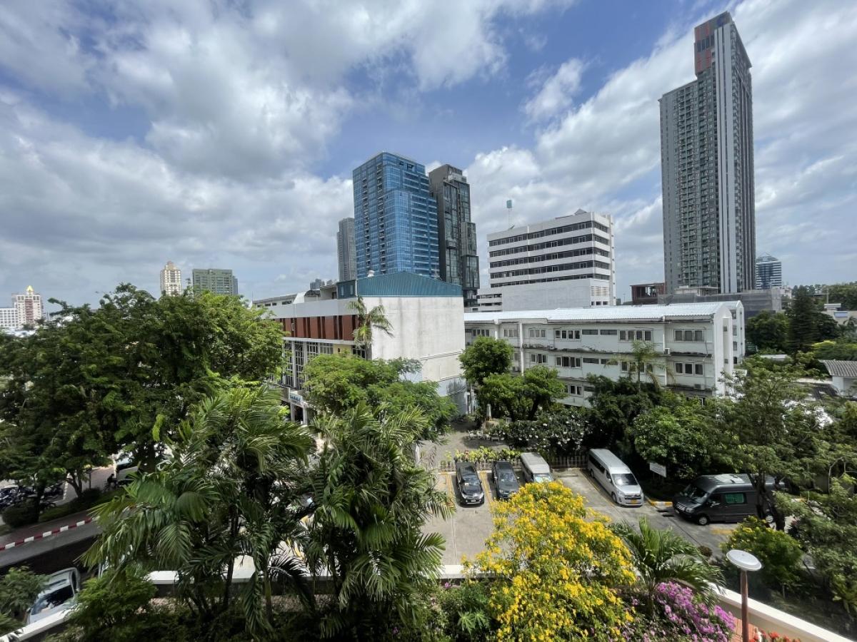 For SaleCondoSukhumvit, Asoke, Thonglor : For sale: room with a good view, Taiping Tower project, Ekkamai, size 102 square meters, rare location, price 63,xxx baht/square meter, inquire 0898578865 Beer