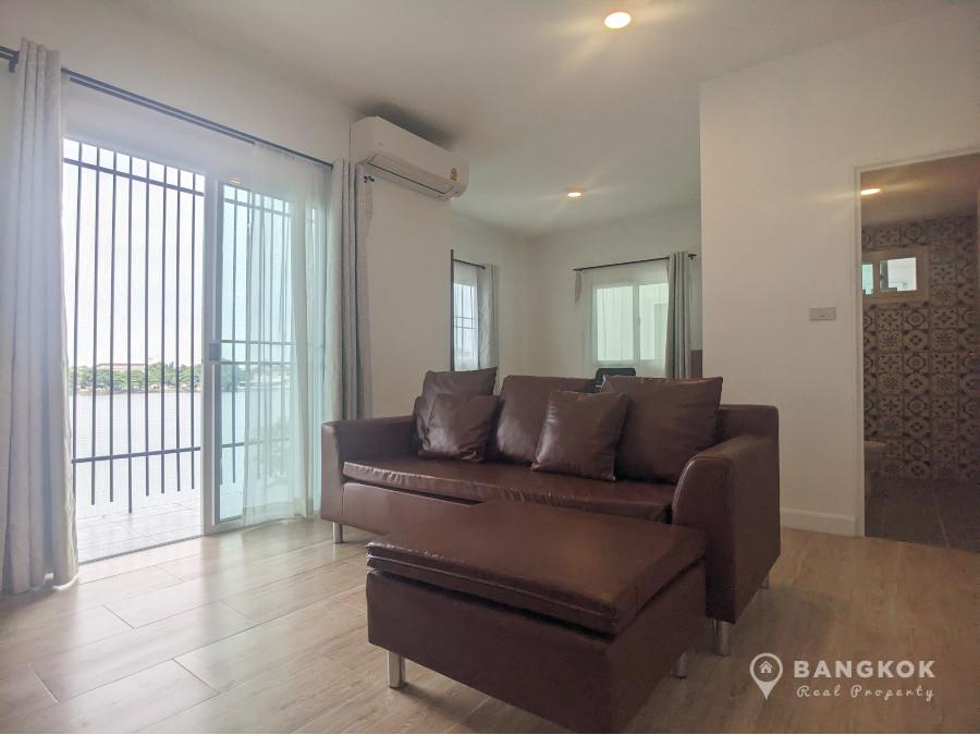 ให้เช่าคอนโดเสรีไทย-นิด้า : Sammakorn Village | Stunning New 2 Bed 2 Bath with Lakeview