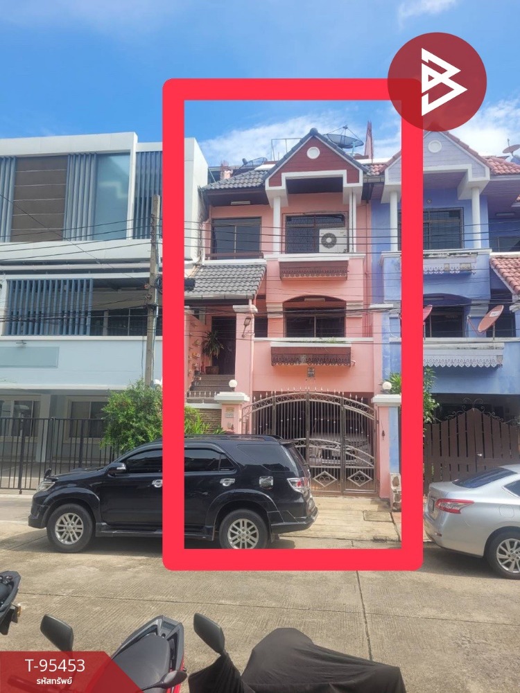 For SaleTownhomeLadkrabang, Suwannaphum Airport : Townhouse for sale, Royal Nakarin Villa Village, Prawet, Bangkok