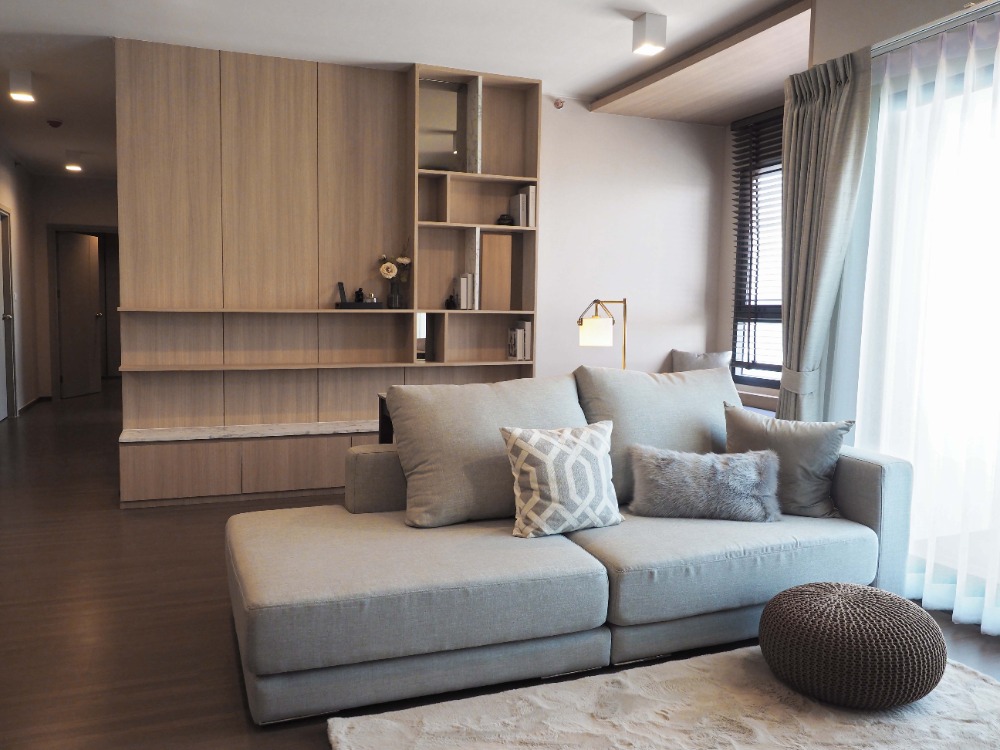 For RentCondoOnnut, Udomsuk : Fully furnished - TOP FLOOR_3 plus bedrooms family 106.5 sqm. Near BTS Bang Chak.