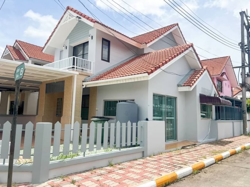 For SaleHouseSriracha Laem Chabang Ban Bueng : Second-hand house for sale, newly renovated, Home Town Village, Sriracha-Nong Yai Bu