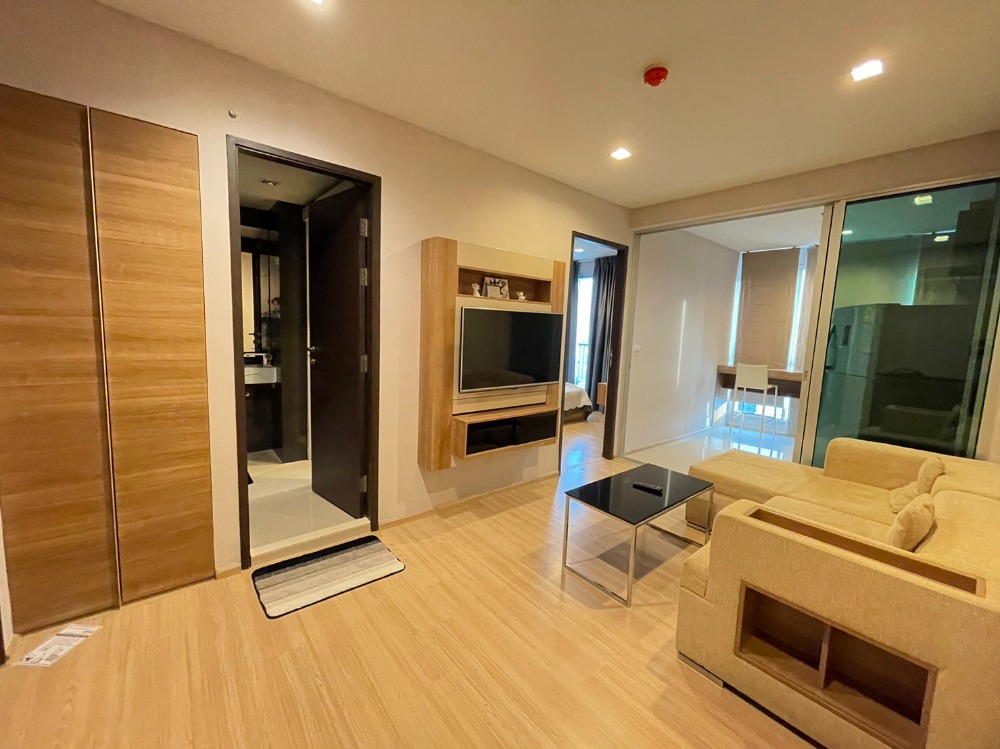 For RentCondoSathorn, Narathiwat : 1 Bedroom near BTS Saphantaksin, Rhythm Sathorn Condominium, Available for rent