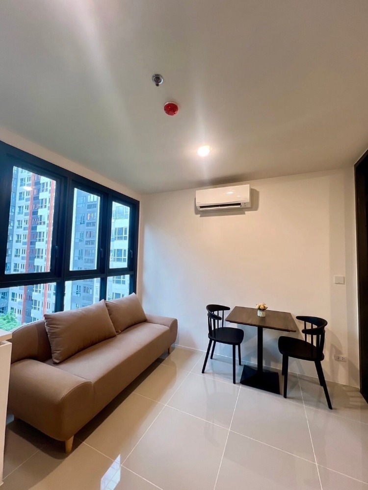 For RentCondoRatchadapisek, Huaikwang, Suttisan : 👑 XT Huaikhwang 👑 1 bedroom, 1 bathroom, 30 sq m., 11th floor, brand new room, complete with furniture and appliances.