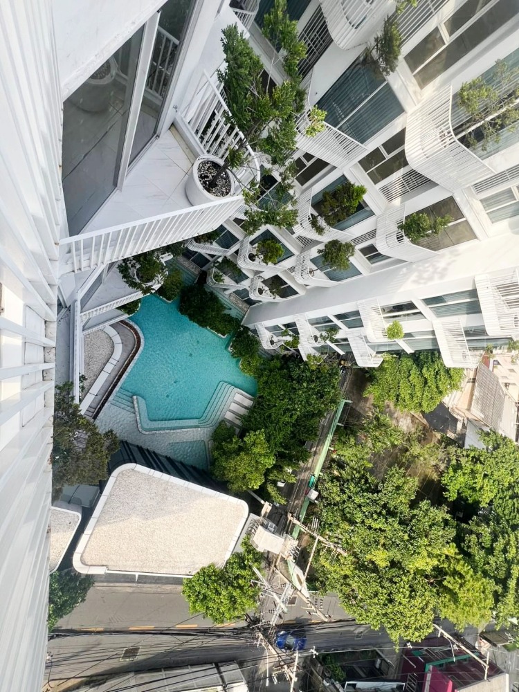 For SaleCondoSukhumvit, Asoke, Thonglor : Selling a luxury condo in Thonglor, fully furnished, ready to move in, free transfer fee, free first year common fee, free common fund fee