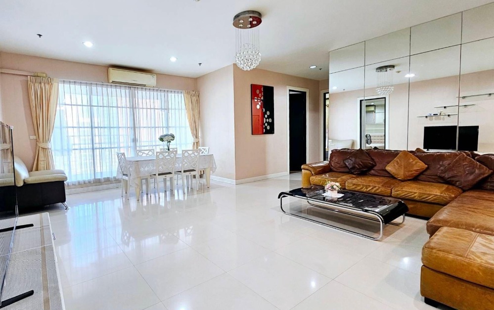 For RentCondoRatchathewi,Phayathai : Condo for rent Baan Klang Krung Siam-Pathumwan 2 minutes walk to BTS Ratchathewi Station 3 bedroom 115 Sqm