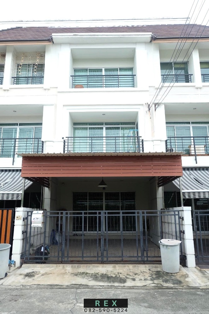 For SaleTownhomeChokchai 4, Ladprao 71, Ladprao 48, : For sale: Townhome/Homeoffice, Baan Klang Muang, Urbanian, Lat Phrao Wang Hin - Chok Chai 4, size 3 floors, 21.8 sq m.