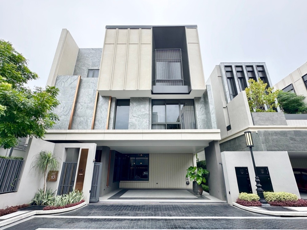 For SaleHousePattanakan, Srinakarin : 🏡BuGaan Phatthanakan🌈Villa 2, size 422 sq m. | 4 bedrooms, 5 bathrooms, starting at 65 MB. Contact to make an appointment to view Tel.0922635410 (Earth)