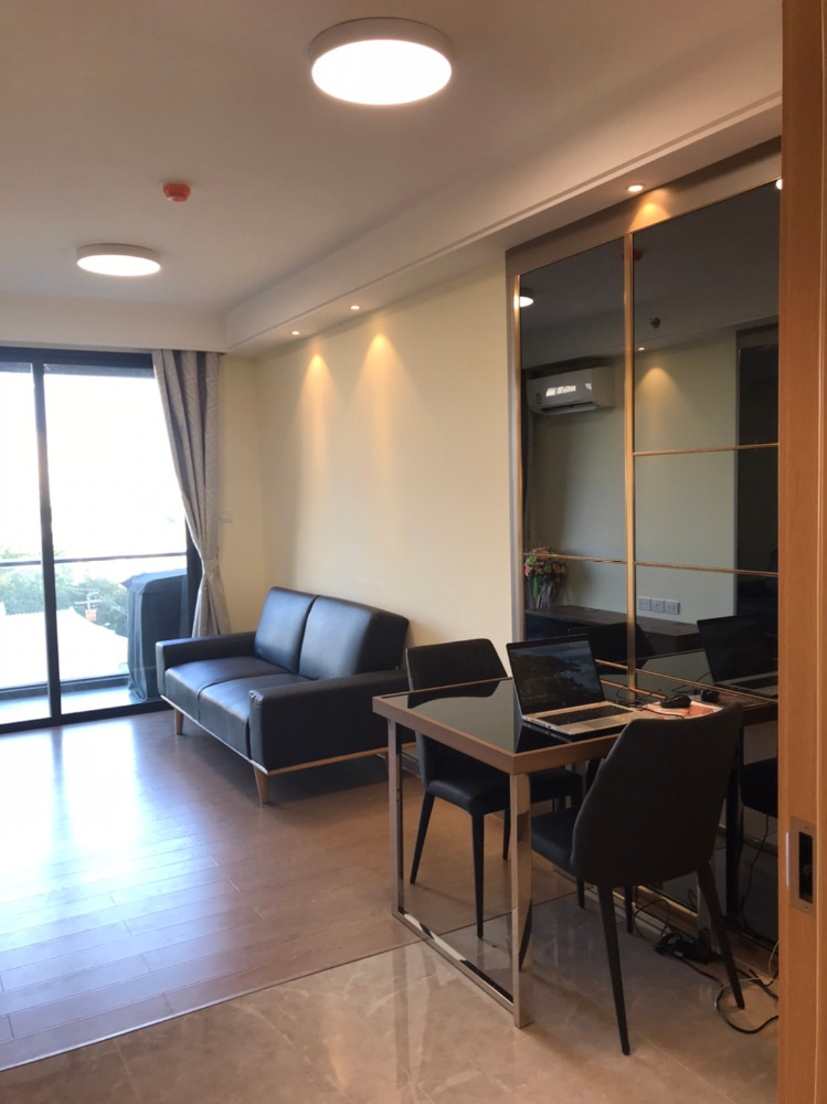 For RentCondoSathorn, Narathiwat : For rent Regal condo on Narathiwat Ratchanakarin Road, near BTS Chong Nonsi & BRT Chan Road