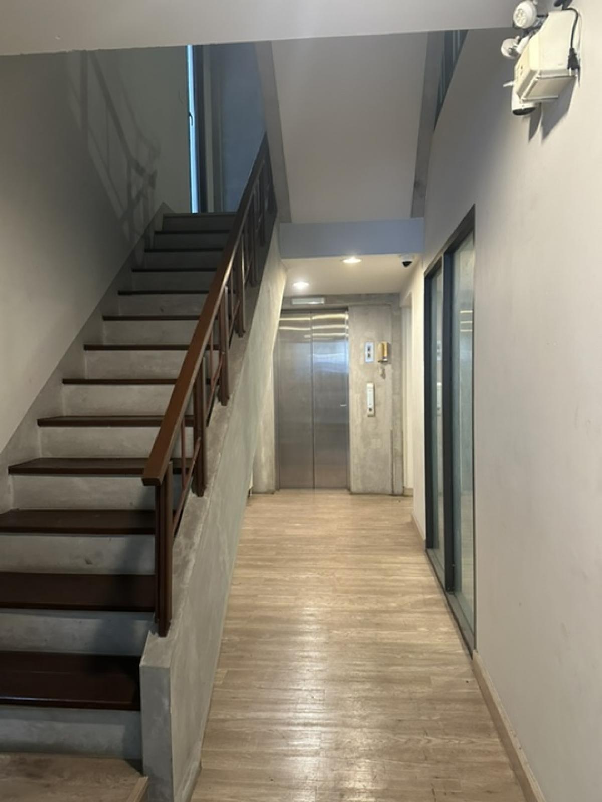 ขายโฮมออฟฟิศรามคำแหง หัวหมาก : Home office 5 floors with elevator for sale