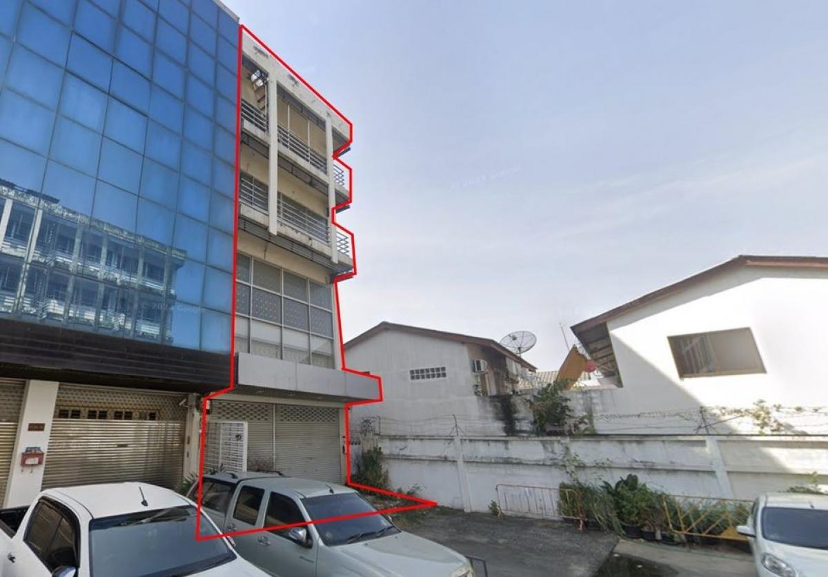 For RentHome OfficeKasetsart, Ratchayothin : Office building for rent, near the 11th Infantry Regiment Station, lots of usable space