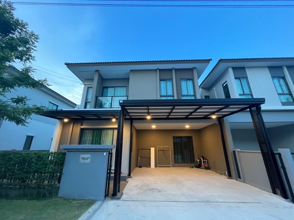 For RentHousePathum Thani,Rangsit, Thammasat : Semi-detached house for rent, Grand Pleno Phahon Yothin - Vibhavadi (near Lotus Future Park Rangsit), connecting Vibhavadi and Don Mueang