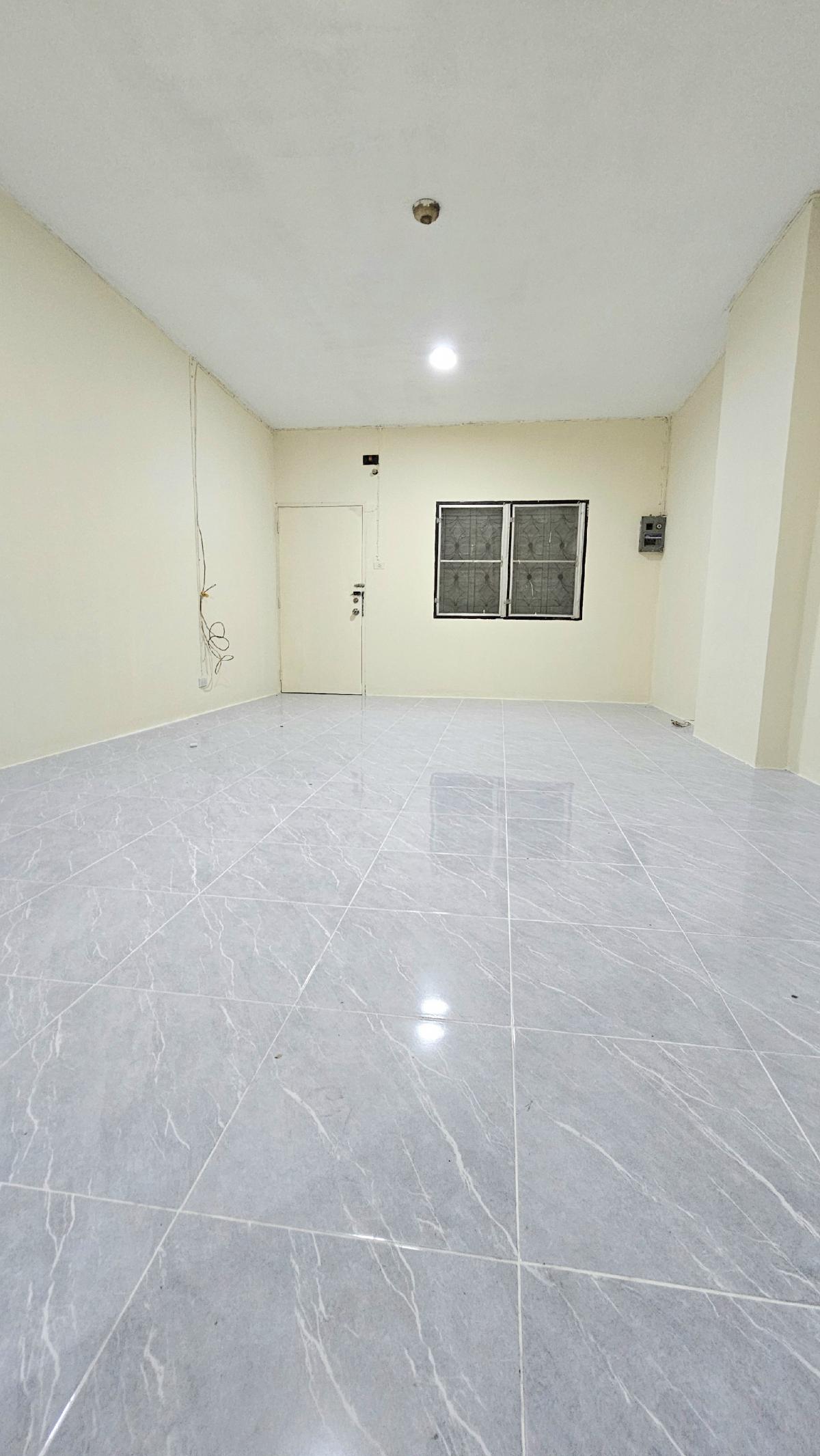 For RentCondoBang Sue, Wong Sawang, Tao Pun : Condo for rent, Tao Poon Mansion, 32 sq m., near MRT Bang Sue, renovated room with air conditioning, parking space