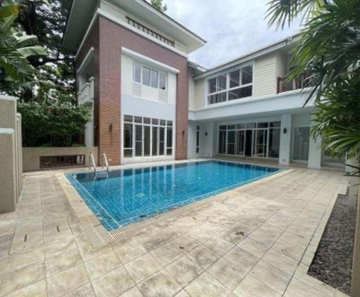 ให้เช่าบ้านสุขุมวิท อโศก ทองหล่อ : Single house with pool and garden in Thonglor for rent ( unfurnished)