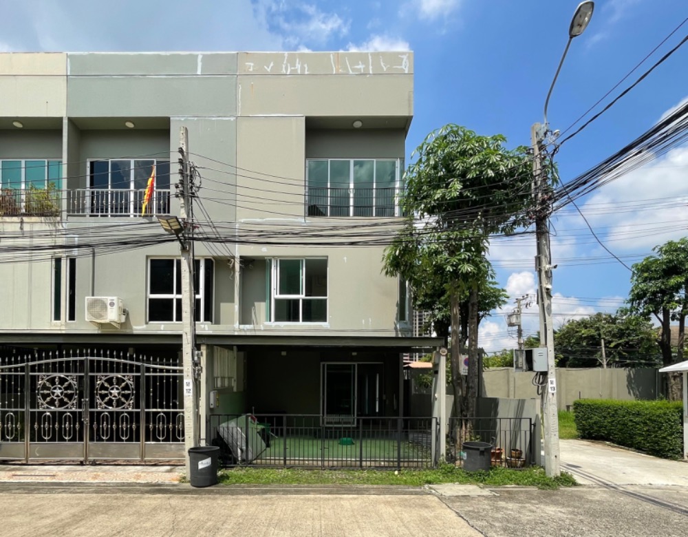 For RentTownhomeChaengwatana, Muangthong : House for rent 📌Patio Village, Chaengwattana 📌 Located in Muang Thong Thani, empty house, no pets, welcome foreigners