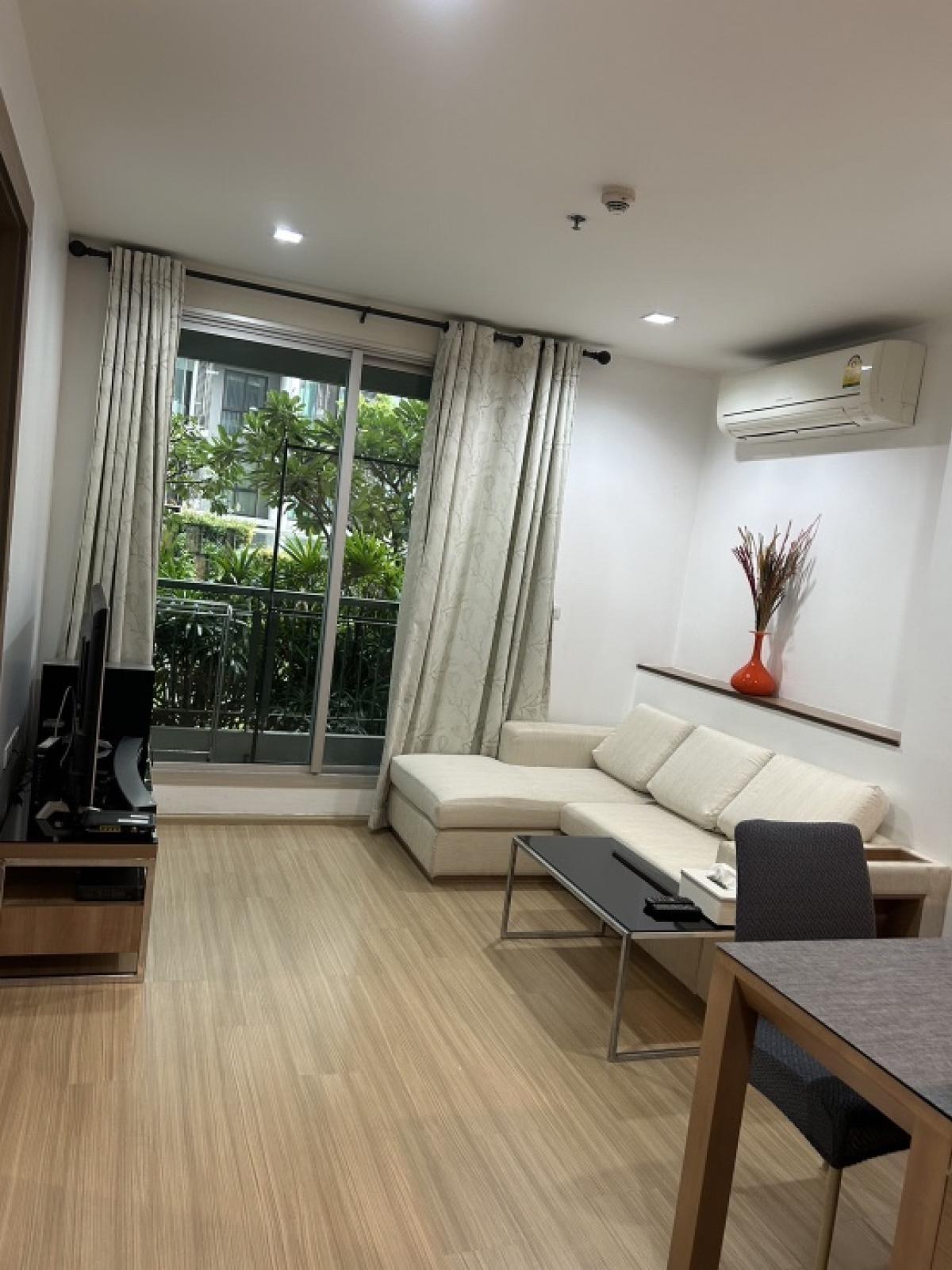 For RentCondoRatchadapisek, Huaikwang, Suttisan : Rhythm Huai Khwang only 20,000, 46sqm, very spacious, garden view, next to MRT Huai Khwang. You can make an appointment to see the room at 064-6696546 (you can add this number on Line)