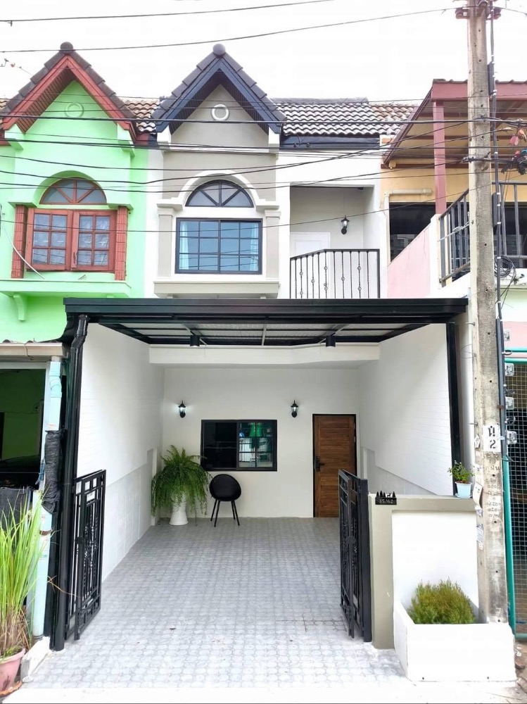 For SaleTownhomeRattanathibet, Sanambinna : S2828 Townhouse, Soi Rewadee 32, beautifully decorated, fully furnished, near MRT Ministry of Public Health