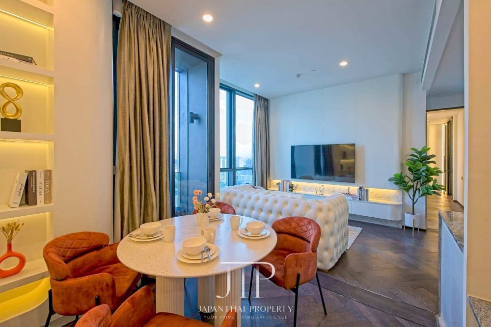 For SaleCondoSukhumvit, Asoke, Thonglor : *ESSE Sukhumvit 36*  77sq.m rare layout corner 2bed unit for sell in walk 1 min to BTS Thonglor.