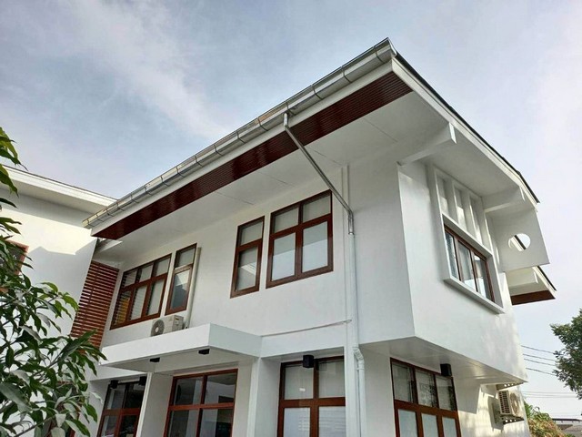 For RentHouseBang Sue, Wong Sawang, Tao Pun : HR1866 Single house for rent, 90 sq.w., Soi Phong Phet Niwet, Prachachuen area, suitable for living or making a home office.