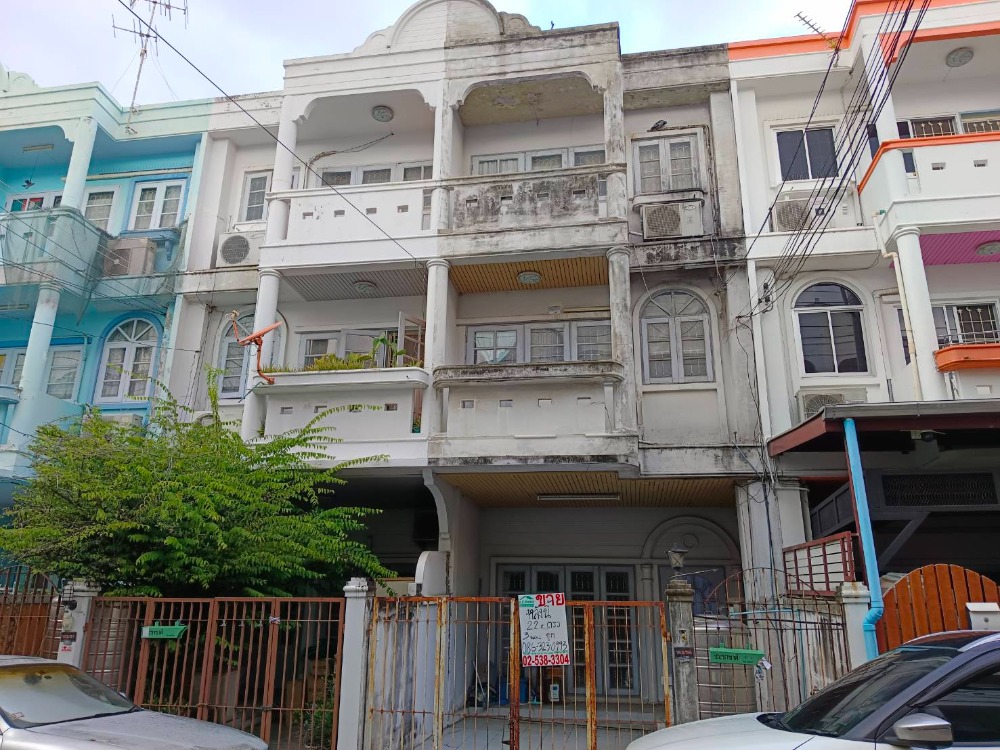 For SaleHouseKasetsart, Ratchayothin : For sale: Townhouse, Suaytrong Village, Sena, 22.5 sq.w., Soi Sena 15, Intersection 2