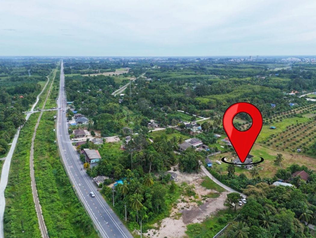 For SaleLandNakhon Si Thammarat : Land for sale with house, can apply for a loan, land area 3 rai 2 ngan 11.7 sq.wa, near Central Nakhon Si Thammarat