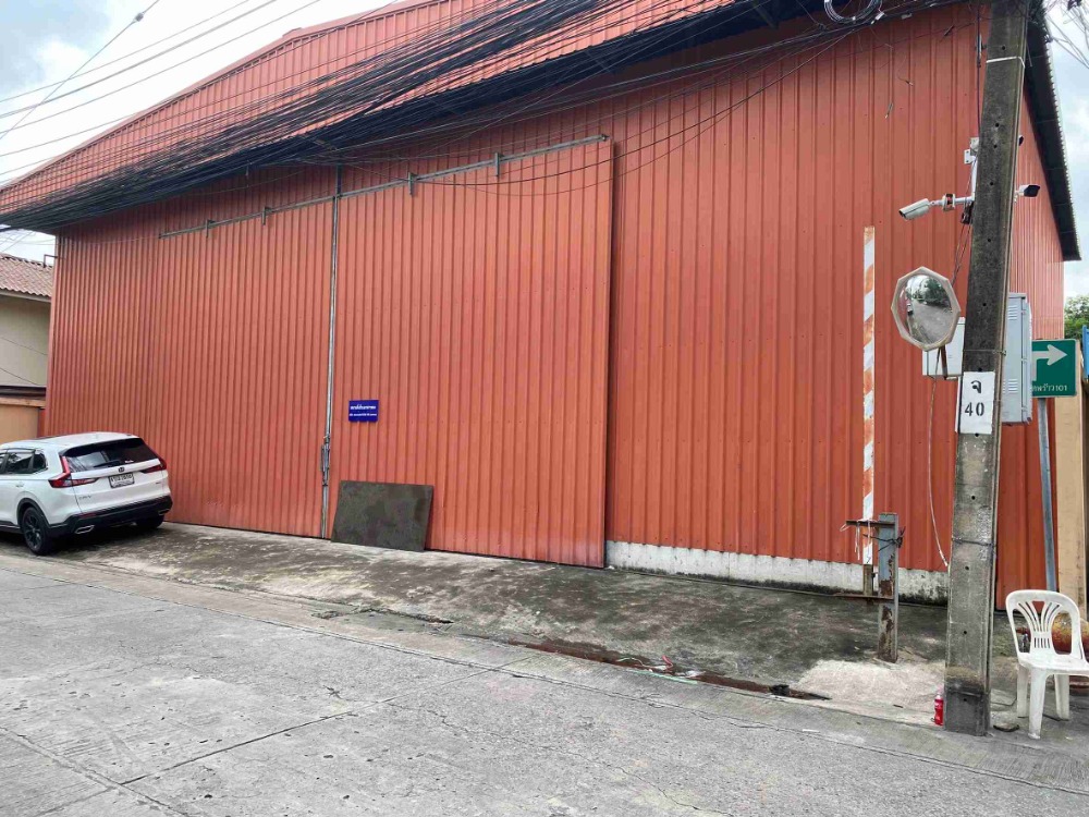 For RentWarehouseLadprao101, Happy Land, The Mall Bang Kapi : Warehouse for rent, Lat Phrao 101, area size 265 square meters, good location, near the BTS, many entrances and exits, Lat Phrao 101 - Nawamin - along the expressway