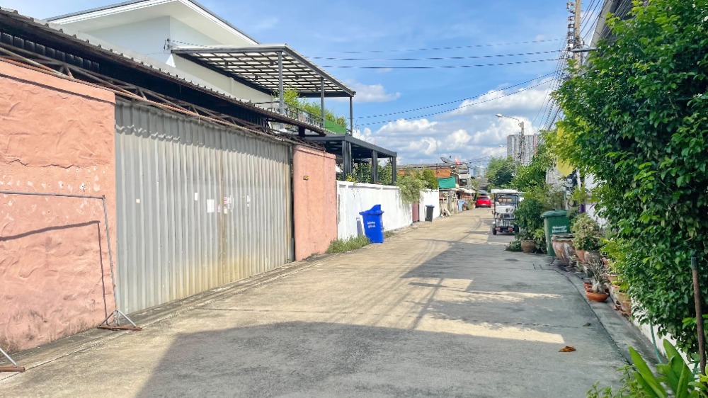 For RentWarehouseChaengwatana, Muangthong : Warehouse/Factory for rent, suitable for a garage, stocking goods or production (with license) near Pak Kret Pier