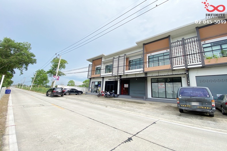 For SaleShophousePathum Thani,Rangsit, Thammasat : Commercial building for sale, 2 floors, 23.6 square wah, Cubic 2, Ring Road - Khlong 5, Soi Suksiri