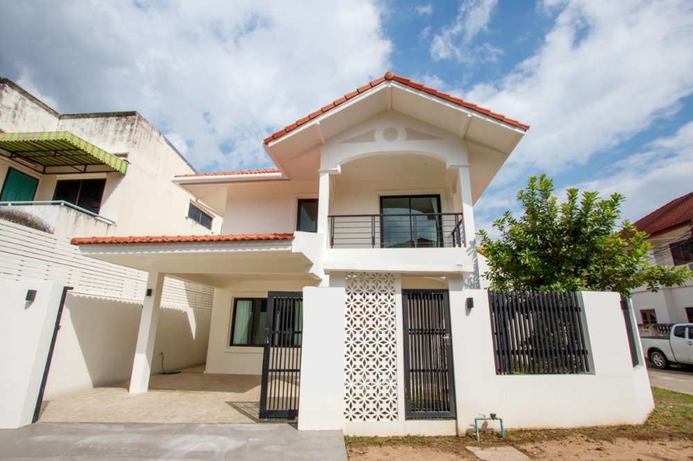 For SaleHouseChiang Mai : Modern 4-Bedroom House for Sale in Pa Daet, Chiang Mai (CITY719)