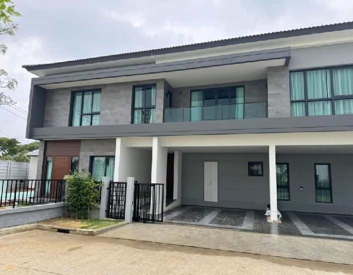 For RentHouseBangna, Bearing, Lasalle : For Rent, 2-storey detached house for rent, large house, The City Bangna Project, Km.7 (new project), next to IKEA with private swimming pool, The city Bangna Pool villa / Fully Furnished / Air conditioning throughout the house / Living / Chinese Welcome