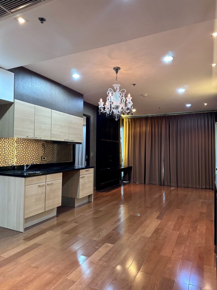 For SaleCondoWitthayu, Chidlom, Langsuan, Ploenchit : ❖ Prime Location ❖ 15 floor+ | Building B, Corner room | 2 bedrooms 2 bathrooms | Unfurnished | Condo near BTS Chidlom 3 mins., Central Embassy 4 mins., Central World 6 mins.