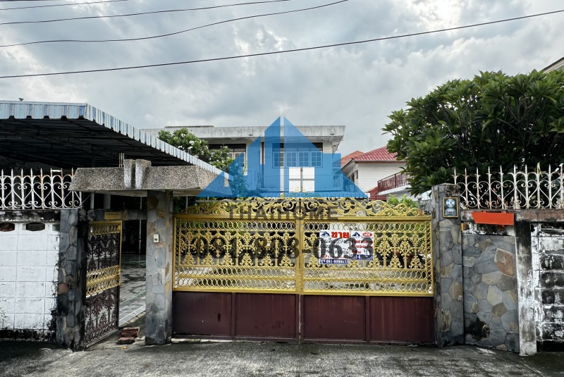 For SaleHouseChokchai 4, Ladprao 71, Ladprao 48, : 2-storey detached house and 1-storey house, 207 sq m., very good location, beginning of the alley in the commercial area, village, Tambon Ruamchok, very large house, located in a very convenient community area, negotiable price