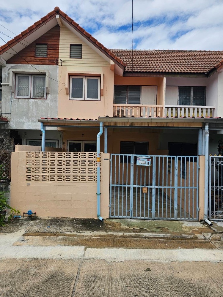 For SaleTownhouseVipawadee, Don Mueang, Lak Si : Townhouse for sale, Phatthida Village (20 square wah), Phatthida Village, Soi Wat Weluwanaram 17