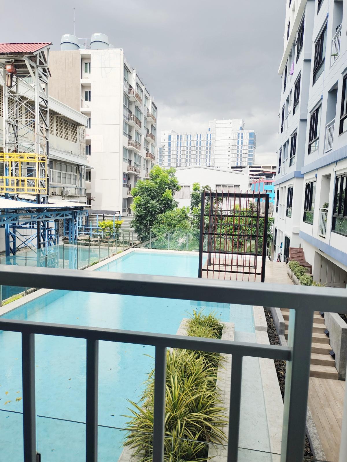 For SaleCondoRatchadapisek, Huaikwang, Suttisan : Condo ready to move in, price lower than appraisal, near MRT Ratchada, room size 28 sq m, special price 2.59 million baht, Rice Ratchada 19