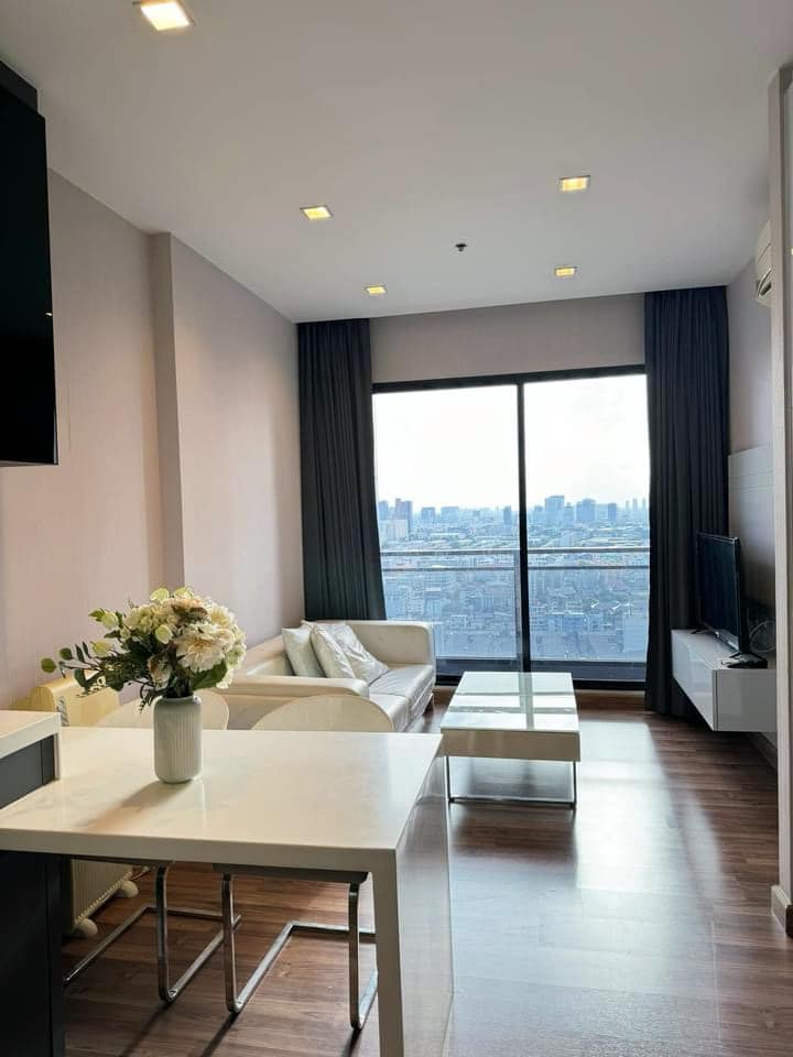 For RentCondoRatchadapisek, Huaikwang, Suttisan : For rent: Ivy ampio Ratchada, near MRT Cultural Center and Central Rama 9, AIA building, large room, good price