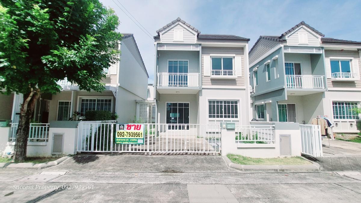 For SaleHouseSamut Prakan,Samrong : Urgent sale, semi-detached house, single house style, Village Bangna, Ring Road 3, 3 bedrooms, 2 bathrooms, 150 sq m., selling for only 3,900,000 baht.