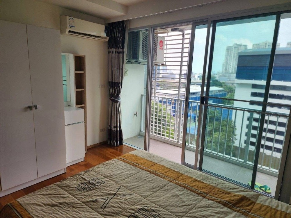 For RentCondoLadprao, Central Ladprao : For rent: The Line Phahonyothin Park: The Line Phahonyothin Park. For more information, add Line ID: @glorious1 (with @)